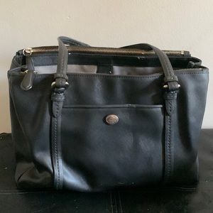 Black everyday Coach purse with many pockets